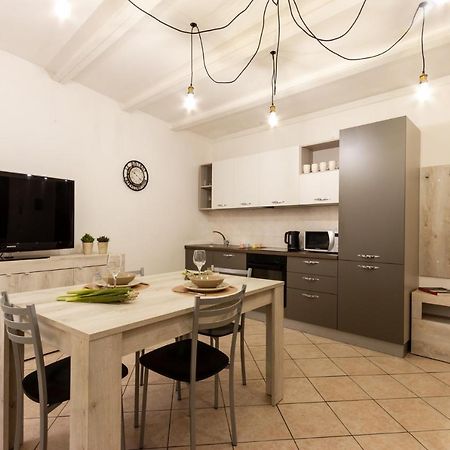 Suite Garibaldi - Smart Holiday Mantova Luaran gambar