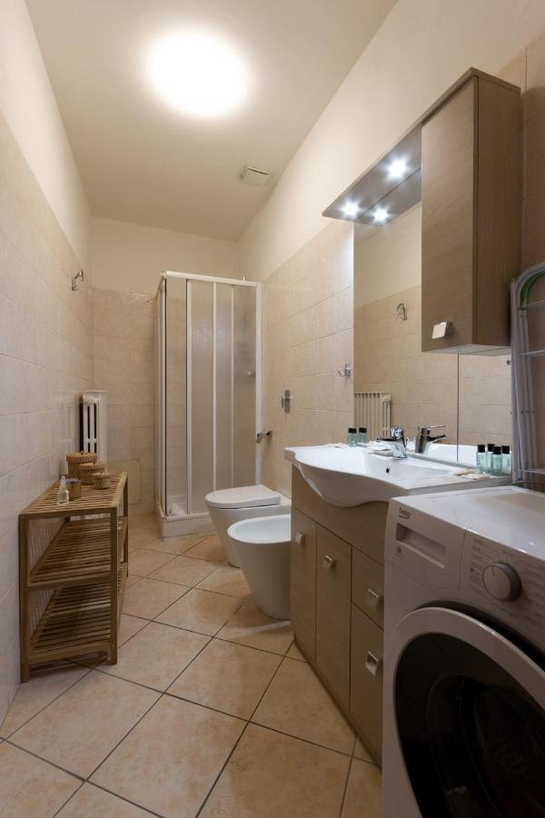 Suite Garibaldi - Smart Holiday Mantova Luaran gambar