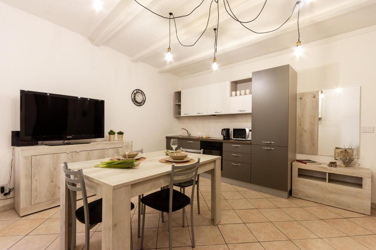Suite Garibaldi - Smart Holiday Mantova Luaran gambar